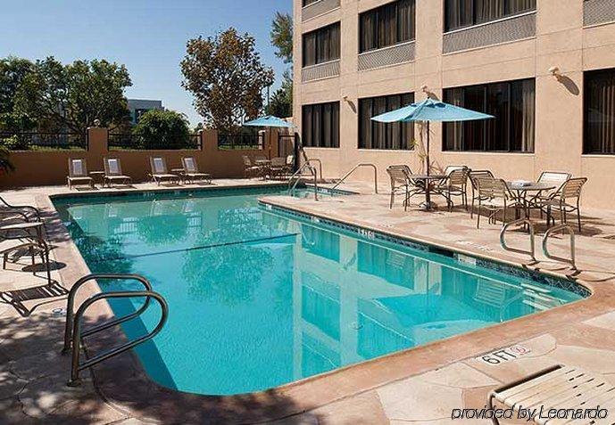 Hotel Courtyard By Marriott Cypress Anaheim / Orange County Einrichtungen foto