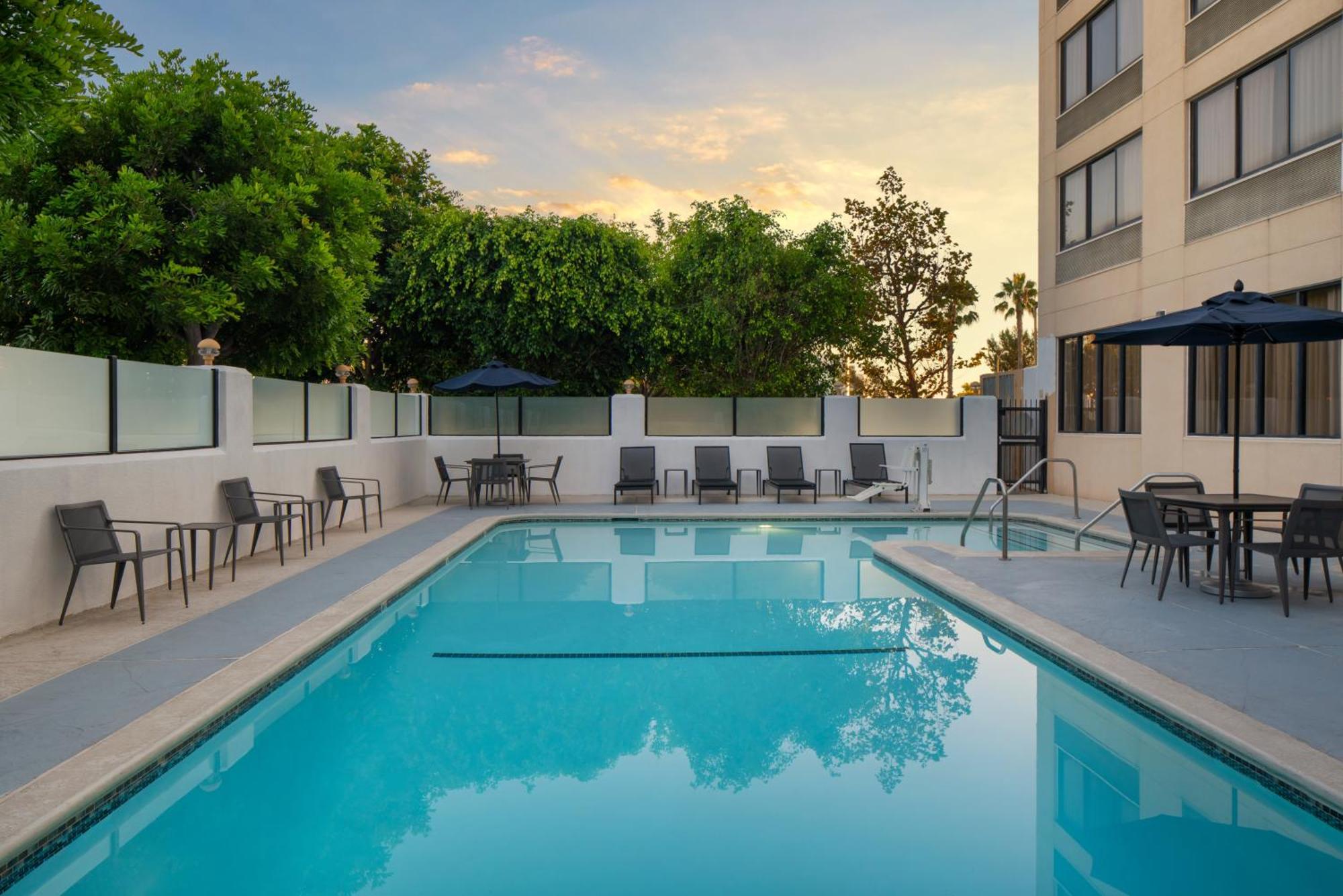 Hotel Courtyard By Marriott Cypress Anaheim / Orange County Exterior foto
