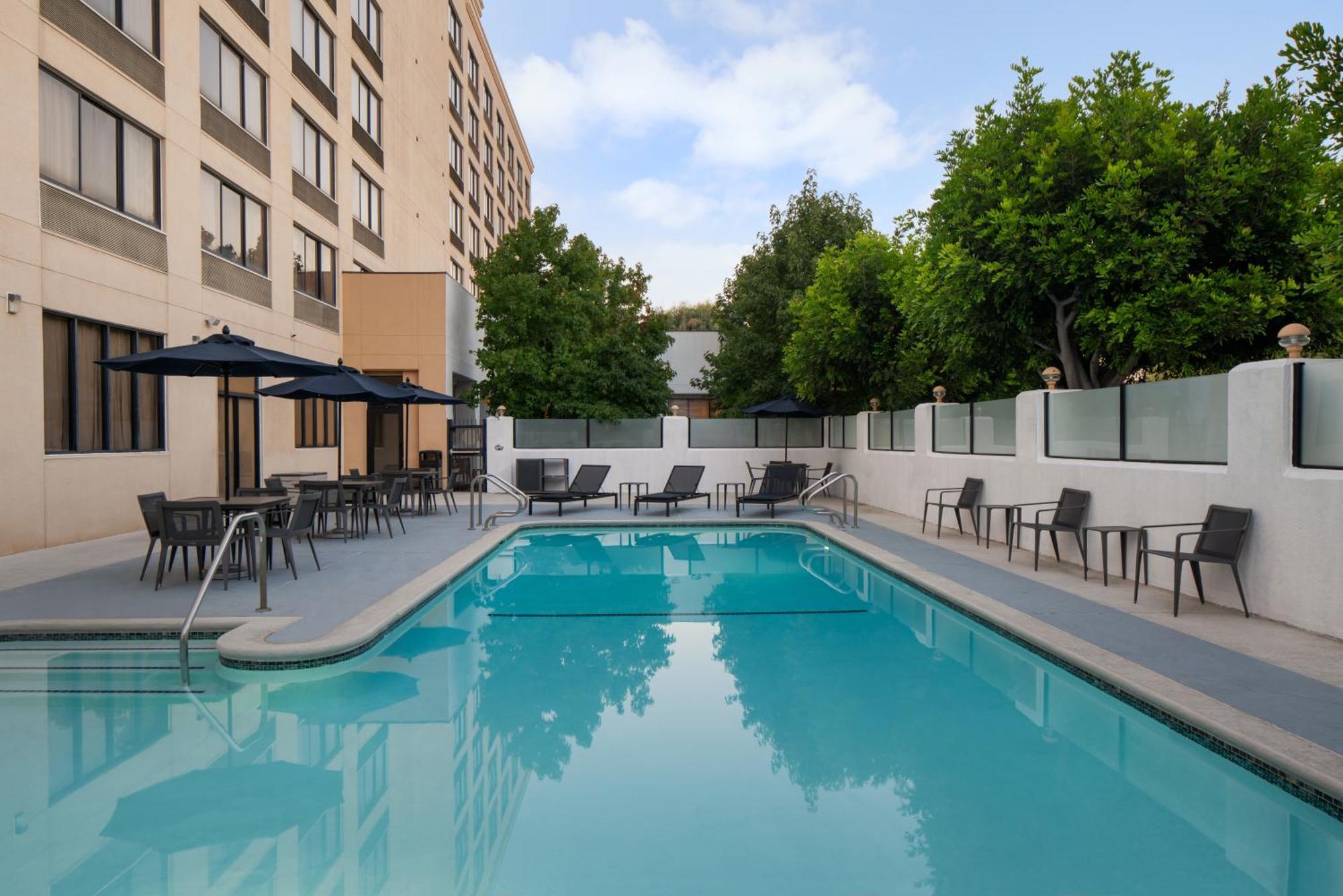 Hotel Courtyard By Marriott Cypress Anaheim / Orange County Exterior foto